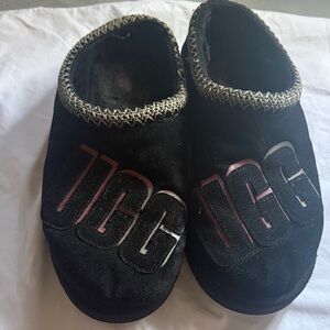 UGG Men Black Suede Slip-On Logo Slippers.